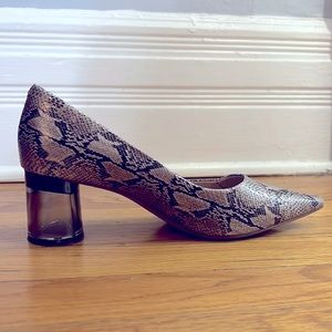 Kelly & Katie - Heels